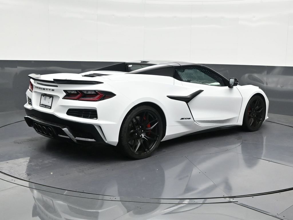 Used 2025 Chevrolet Corvette Z06 image 5