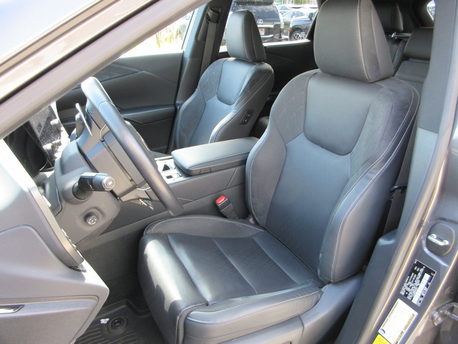 Used 2025 Lexus RX 450h AWD w/ Luxury Package image 20