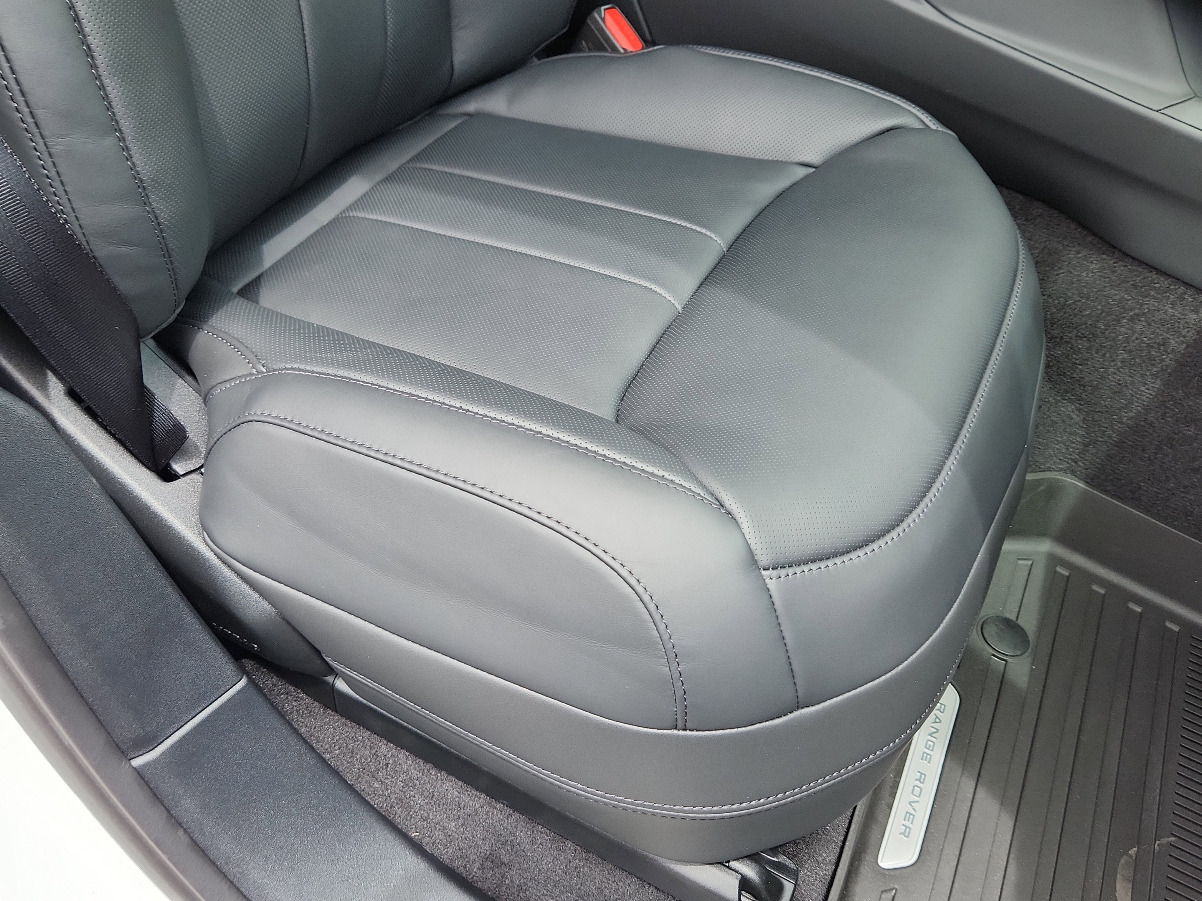 New 2025 Land Rover Range Rover Sport Autobiography image 18