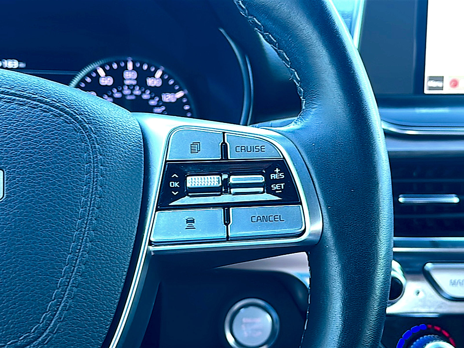 Used 2022 Kia Telluride SX w/ SX Prestige Package image 29