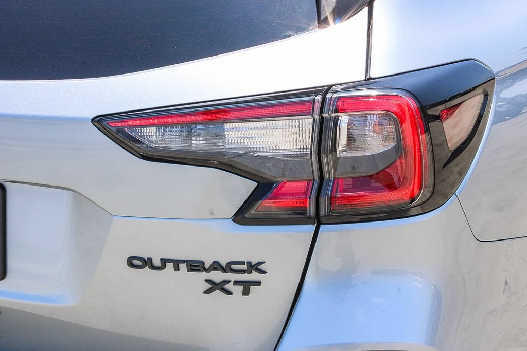 Used 2021 Subaru Outback Onyx Edition XT w/ Popular Package #2 AWD/4WD image 10