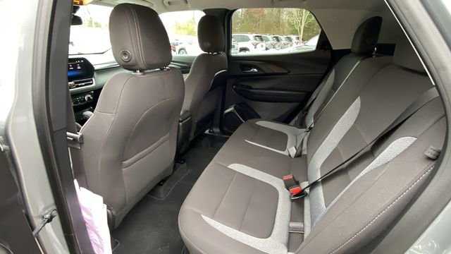 Used 2025 Chevrolet TrailBlazer LT FWD image 32