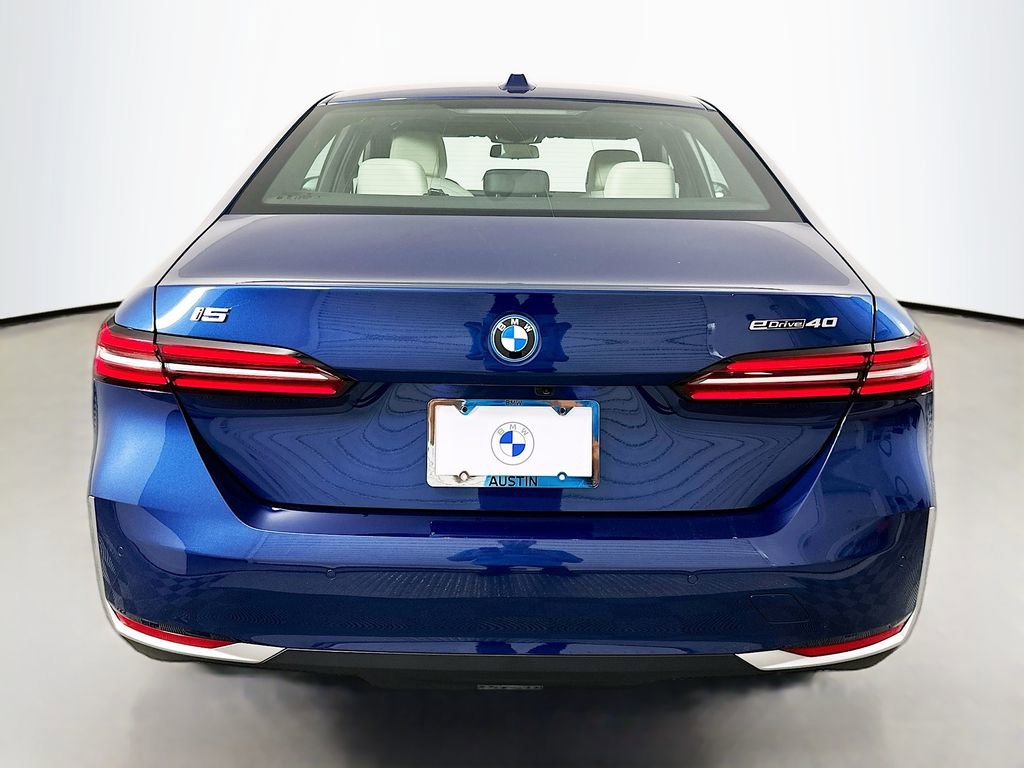 Used 2026 BMW i5 eDrive40 image 6