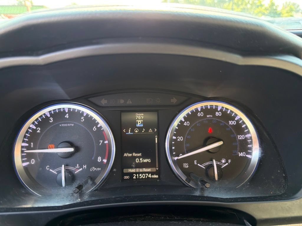 Used 2015 Toyota Highlander Limited AWD/4WD image 19