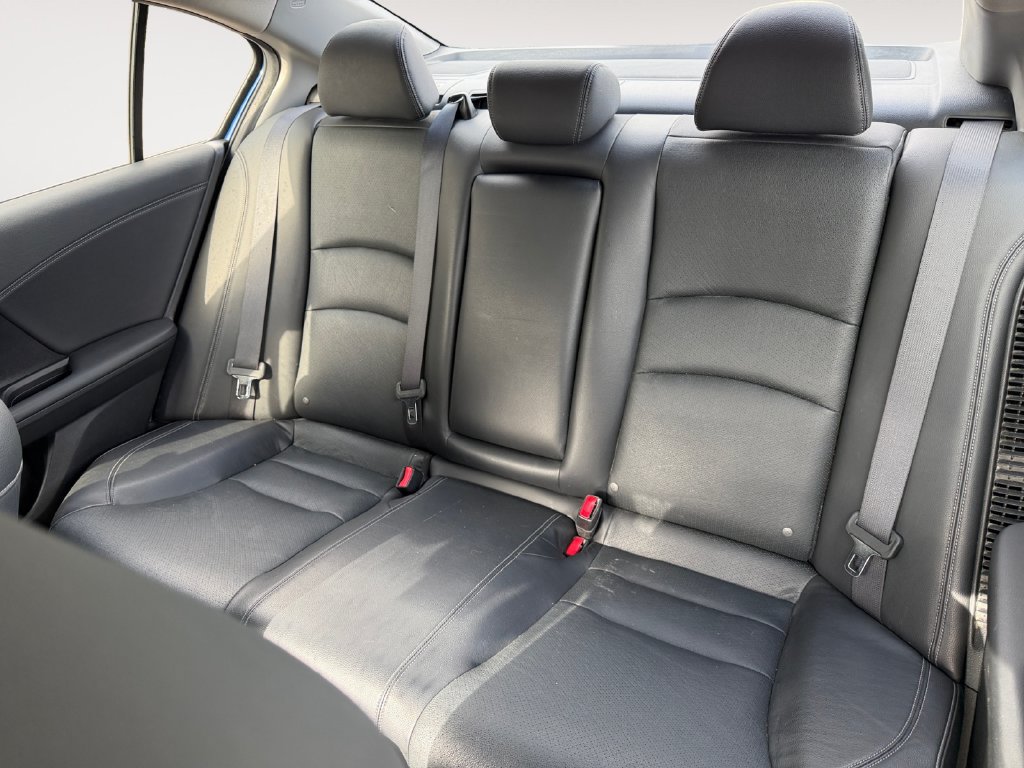 Used 2017 Honda Accord Touring image 13