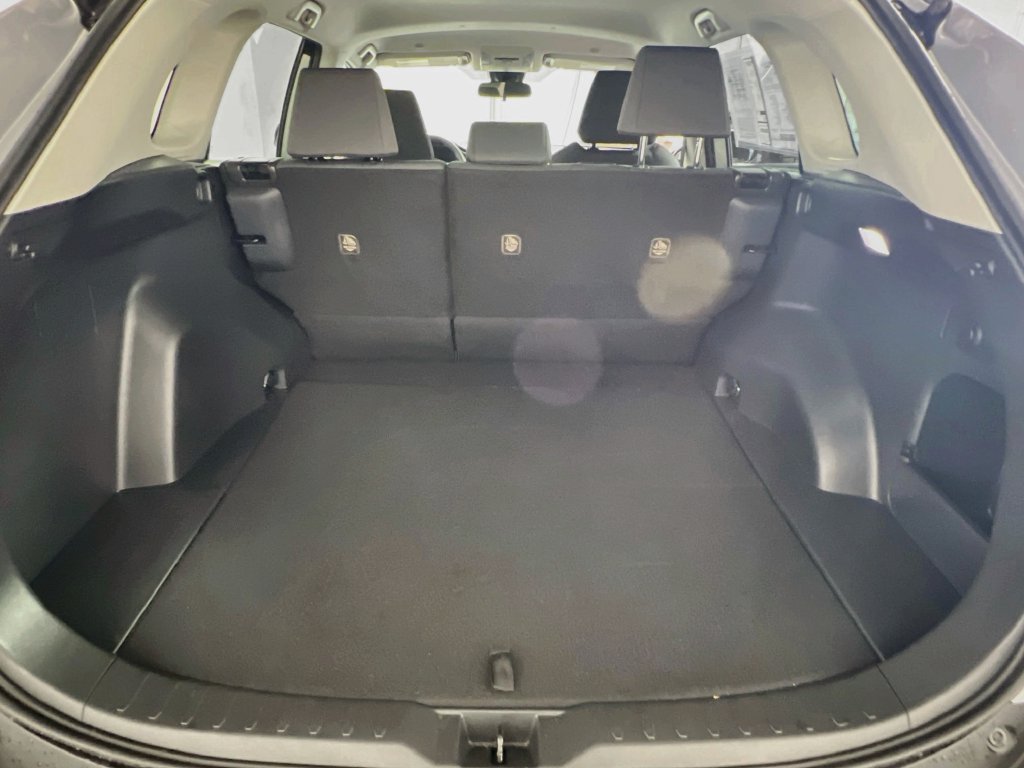 Used 2024 Toyota RAV4 XLE FWD image 30