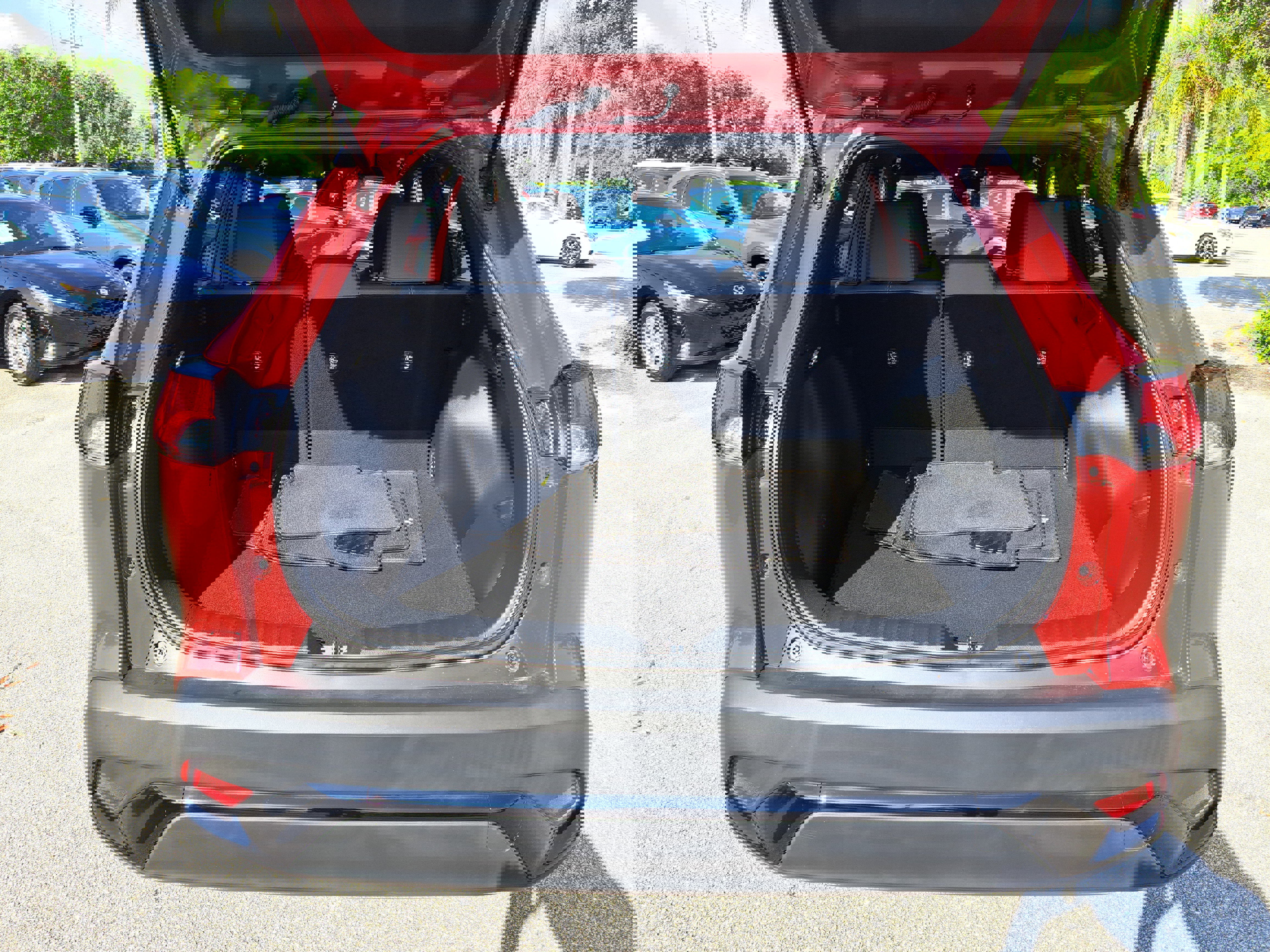 Used 2023 Toyota Corolla Cross SE image 5