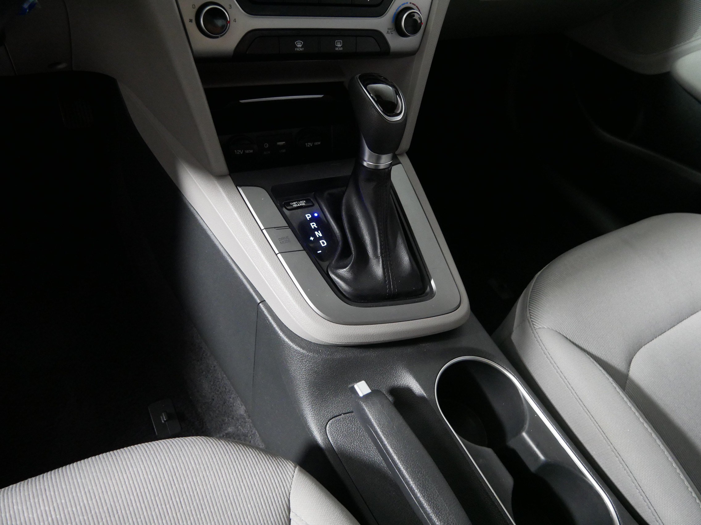 Used 2018 Hyundai Elantra SEL FWD image 24
