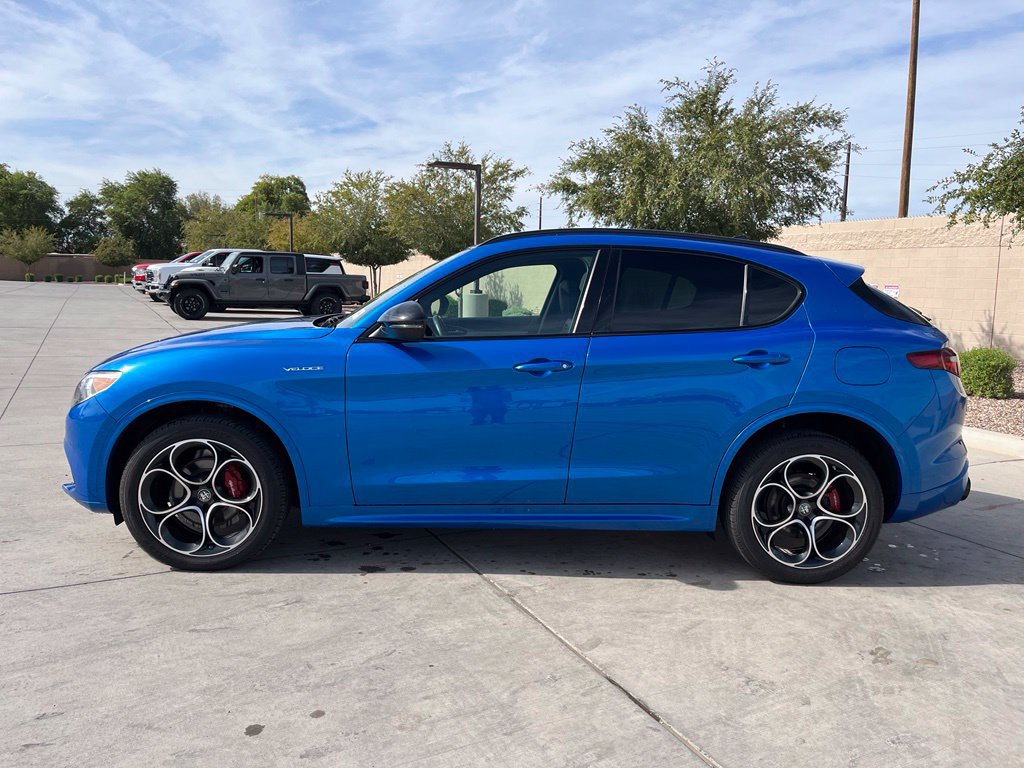 Used 2023 Alfa Romeo Stelvio Veloce AWD/4WD image 11