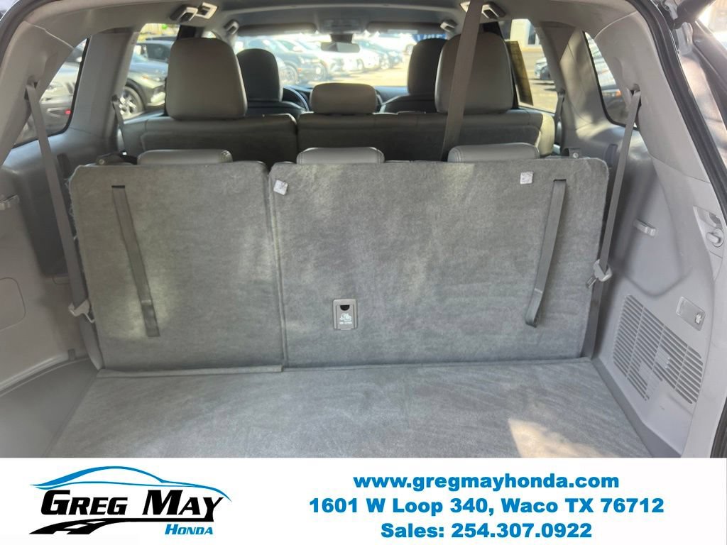 Used 2017 Toyota Highlander Plus FWD image 17