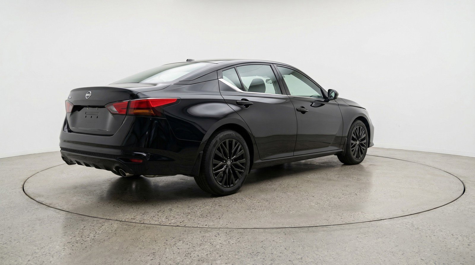 Used 2025 Nissan Altima 2.5 SV image 9