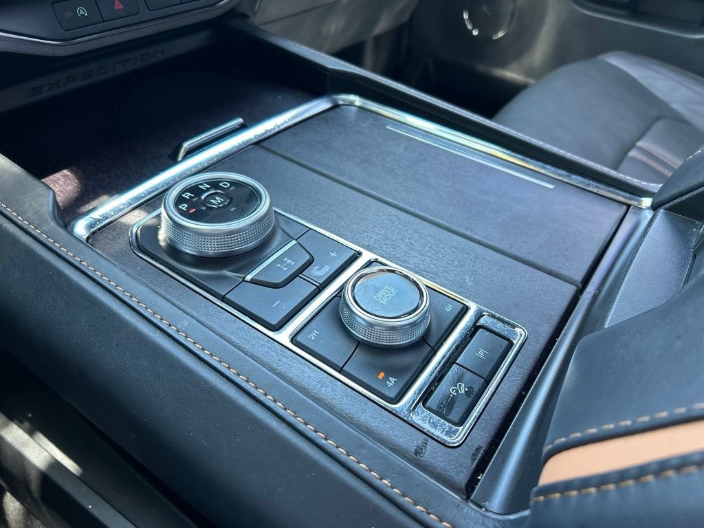 Used 2023 Ford Expedition Max Platinum AWD/4WD image 32