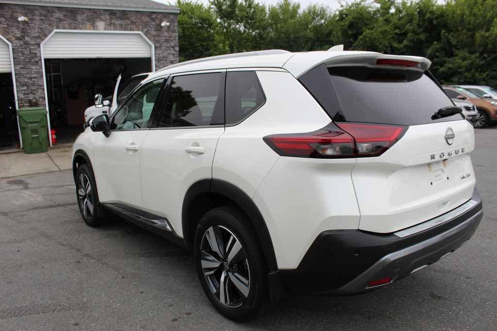 Used 2023 Nissan Rogue SL AWD/4WD image 9