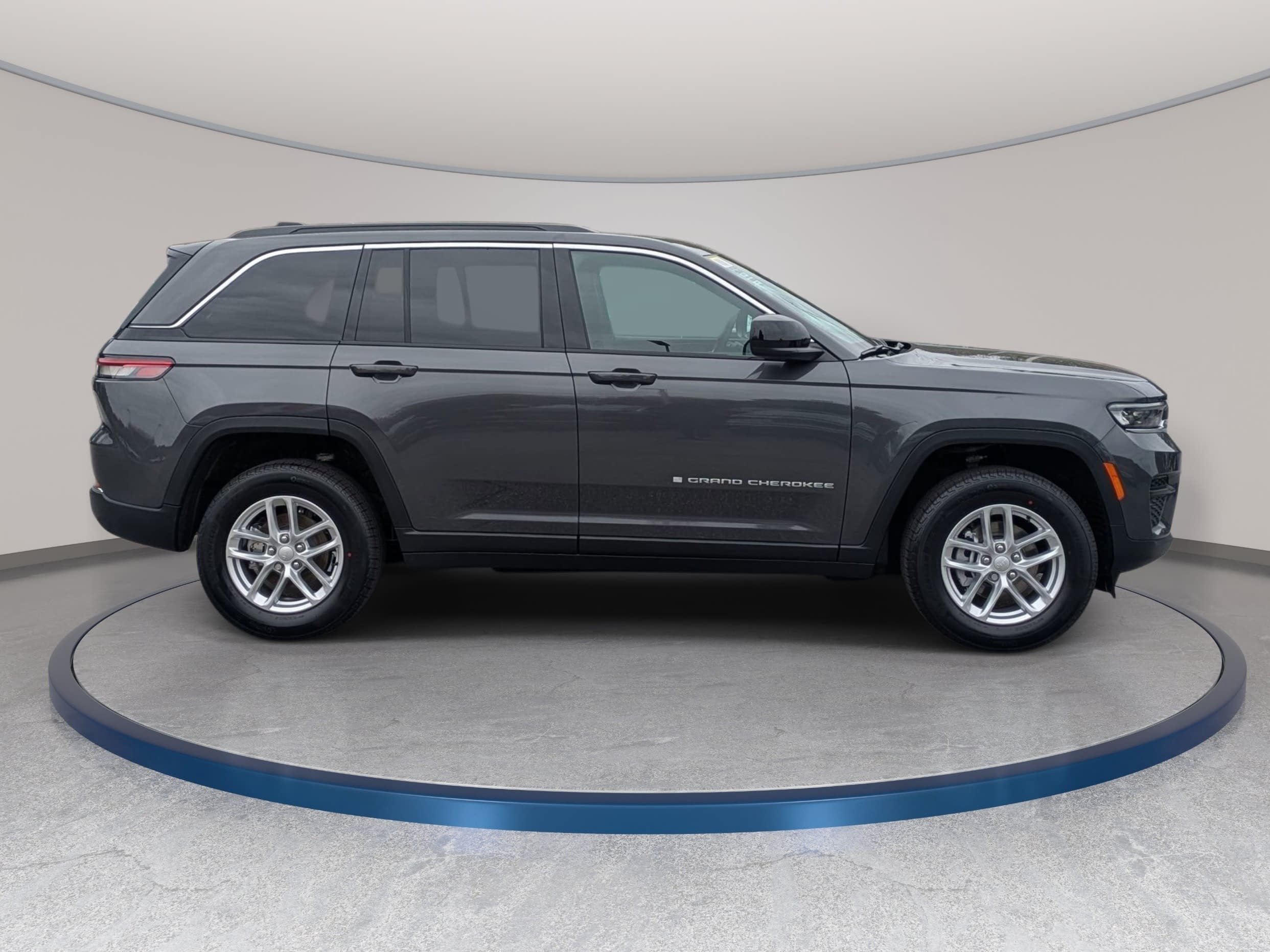 New 2026 Jeep Grand Cherokee Laredo X AWD/4WD image 4