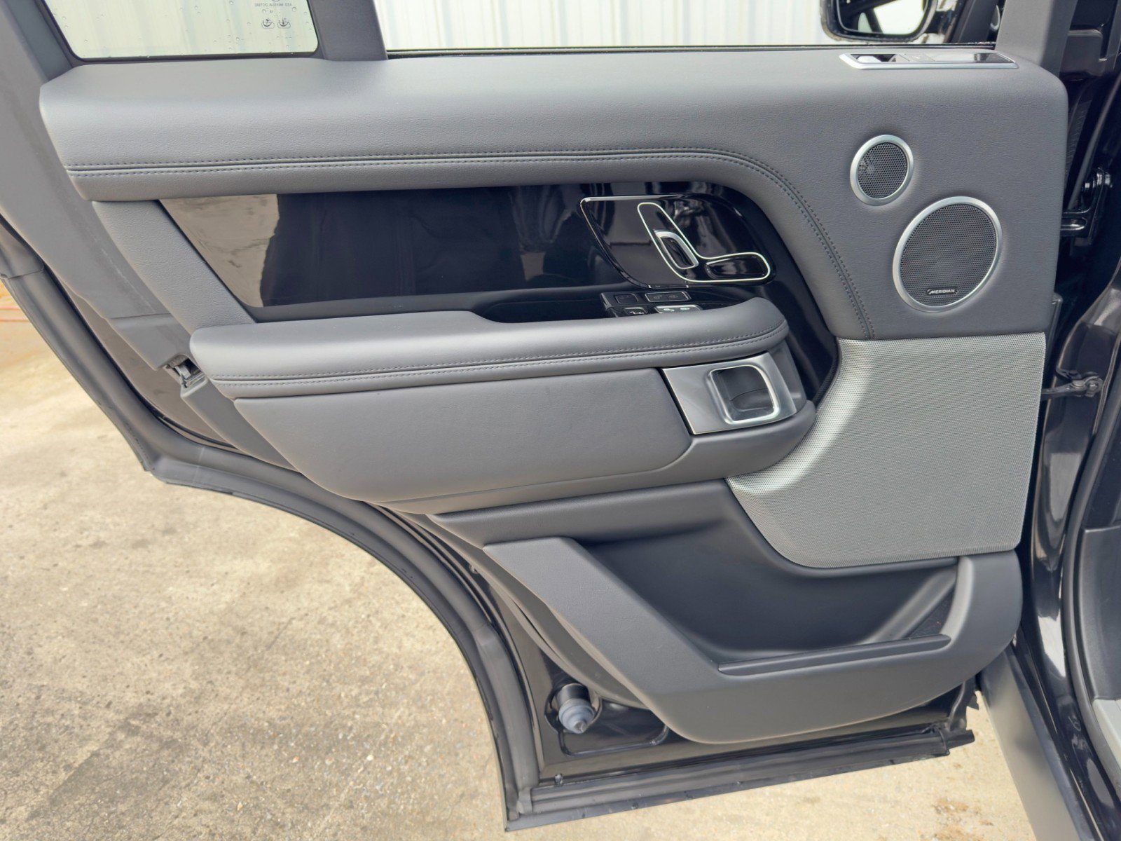 Used 2020 Land Rover Range Rover HSE image 50