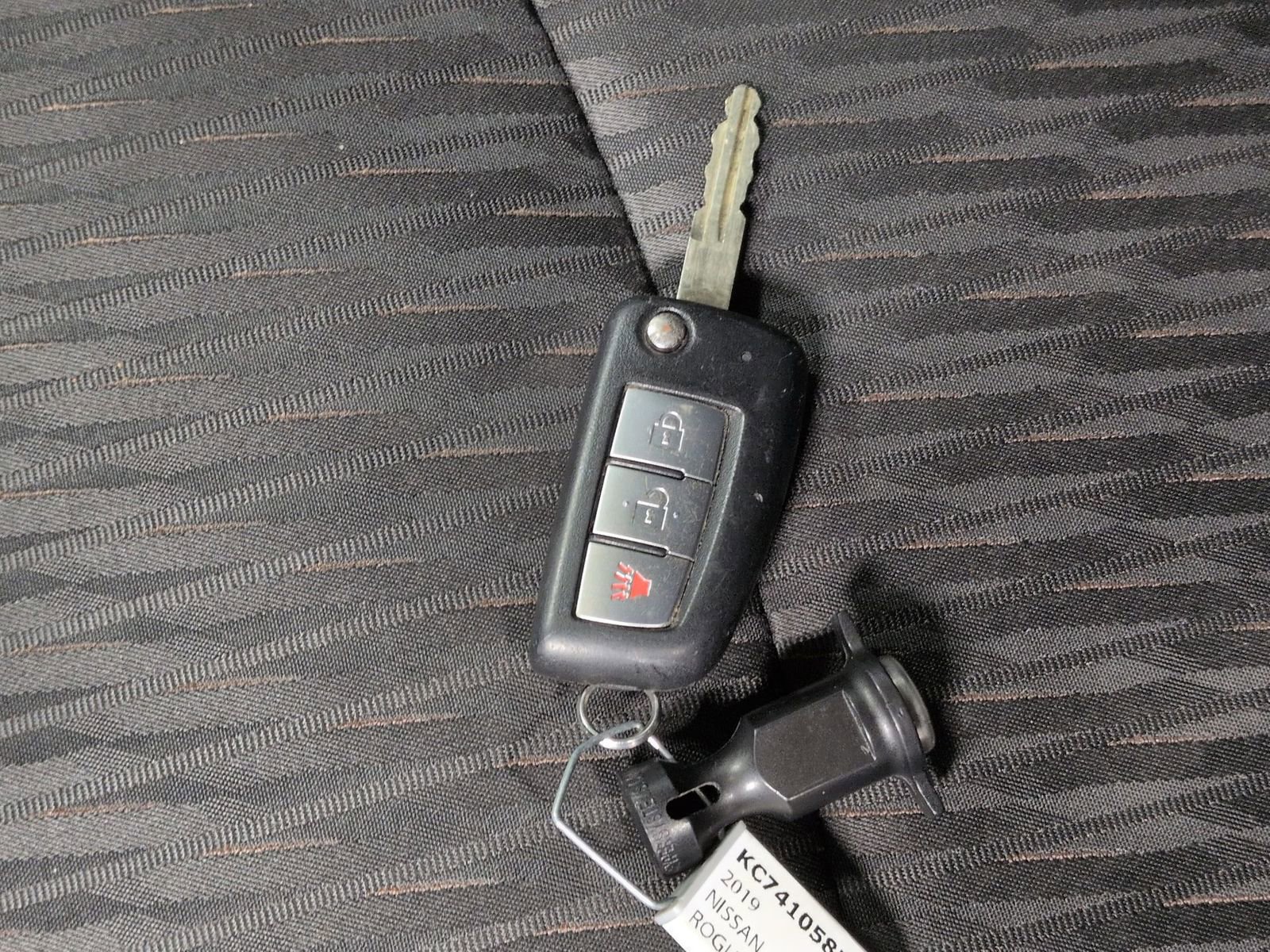 Used 2019 Nissan Rogue S image 35