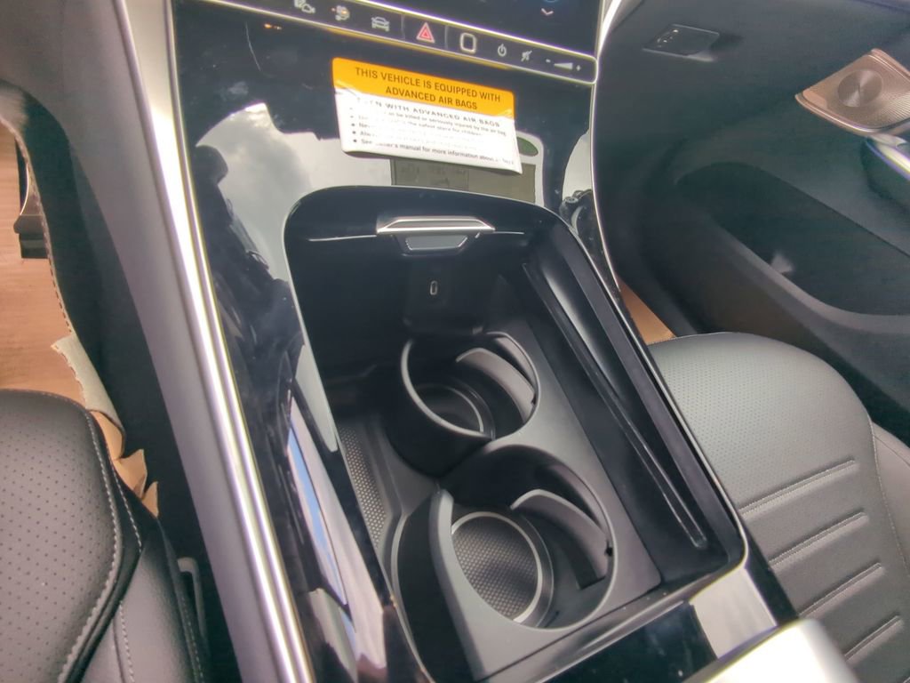 New 2025 Mercedes-Benz GLC 350e 4MATIC image 9