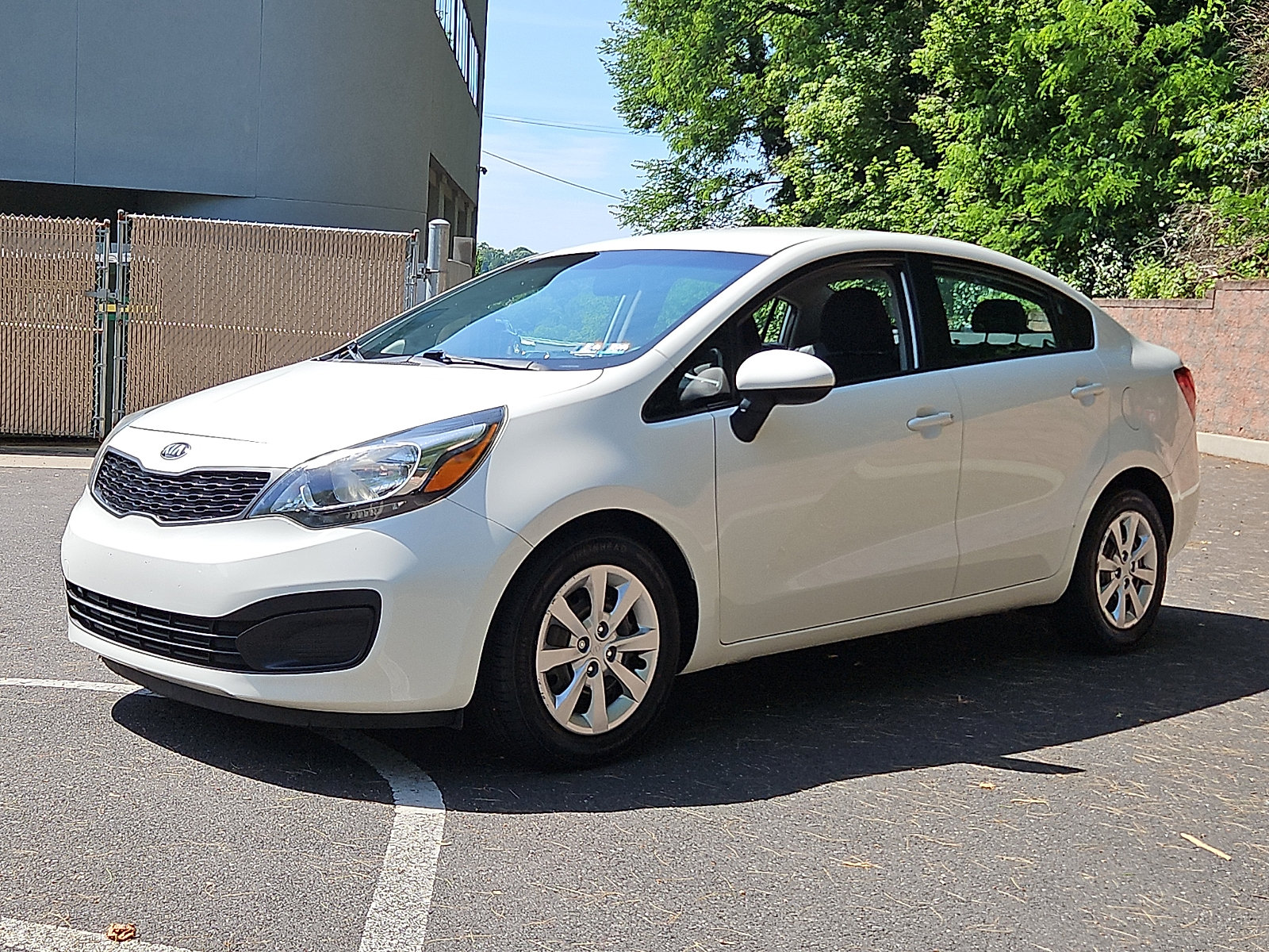 Used 2015 Kia Rio LX w/ Power Package FWD image 3