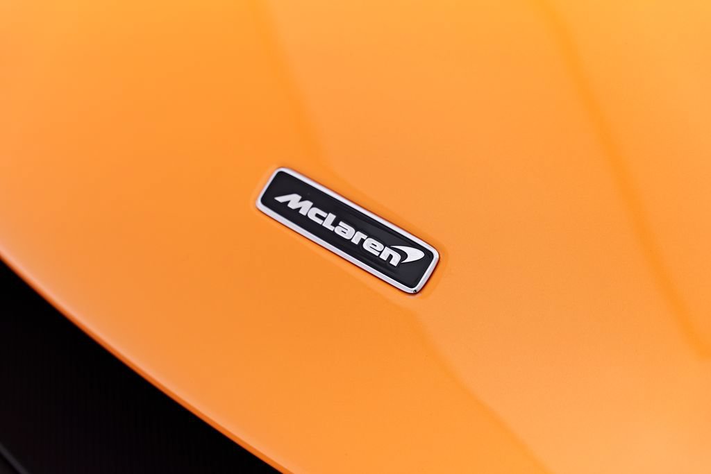 Used 2019 McLaren Senna RWD image 29