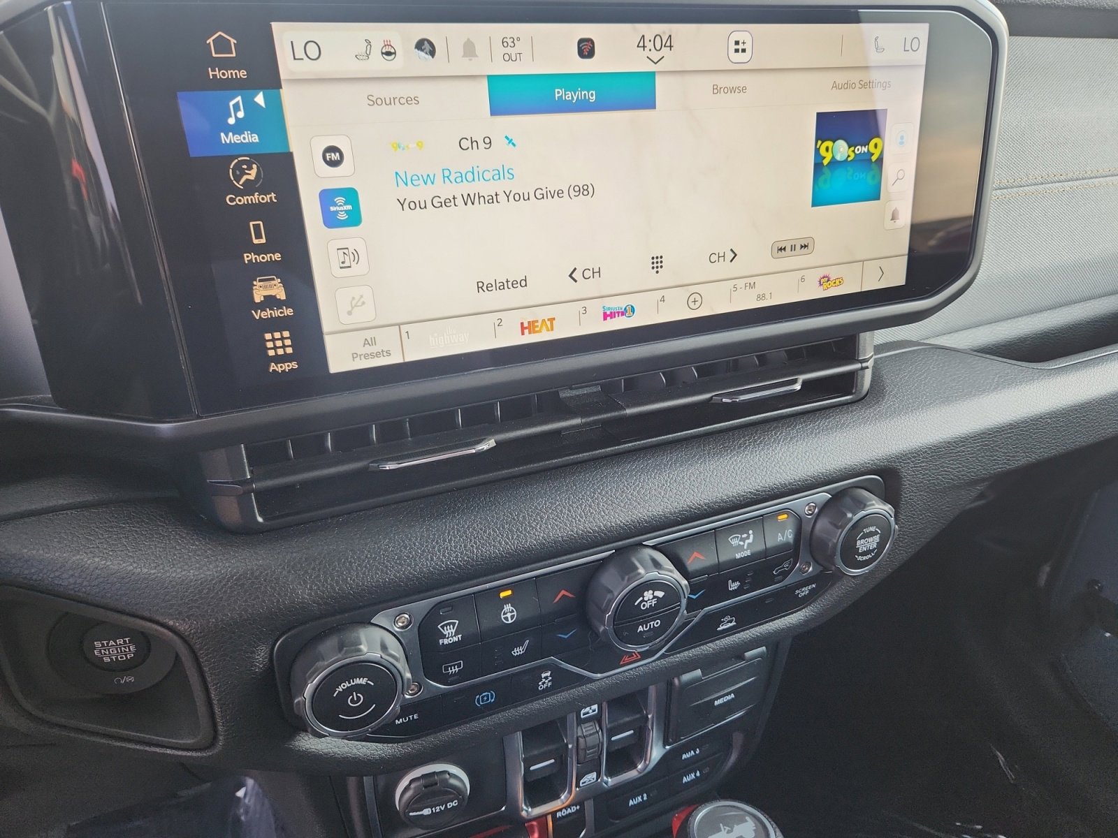 Used 2025 Jeep Wrangler Willys image 13