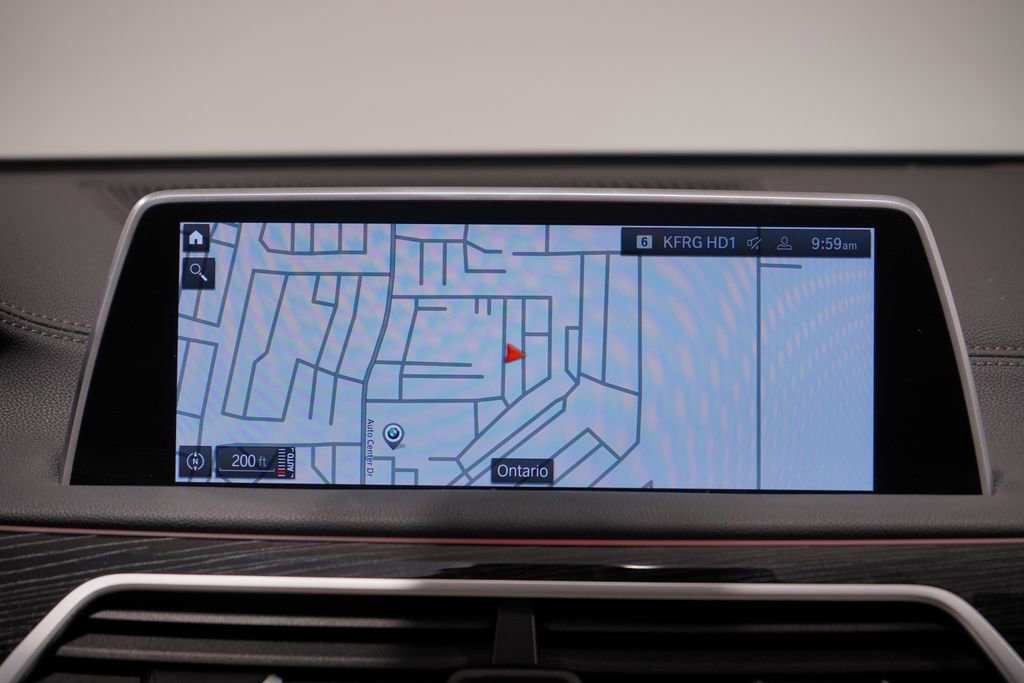 Used 2022 BMW 740i image 12