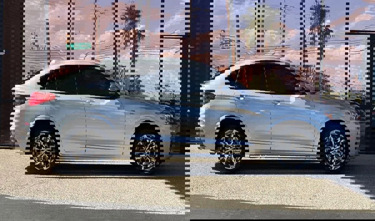 Used 2018 BMW X4 M40i image 19