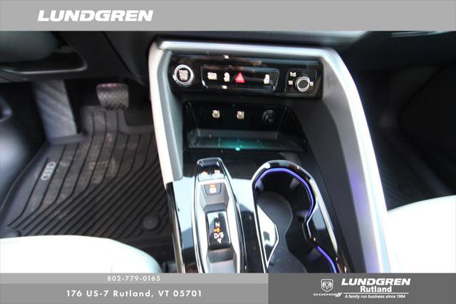Certified 2025 Audi Q5 Premium w/ Convenience Package AWD/4WD image 2
