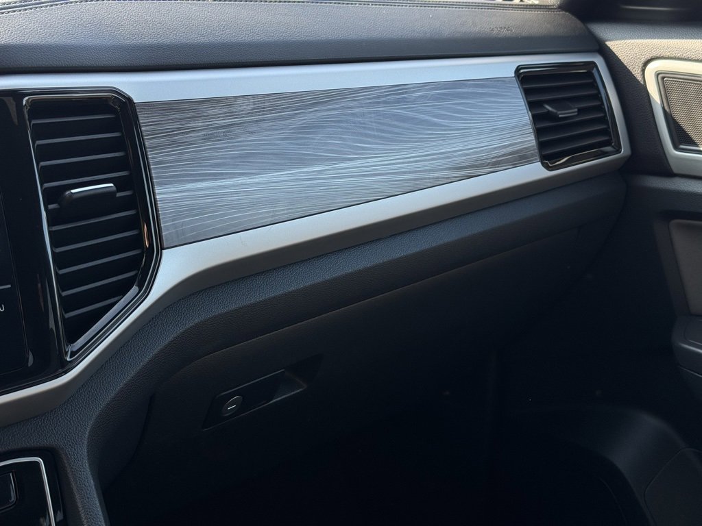 Used 2023 Volkswagen Atlas Cross Sport SE image 35