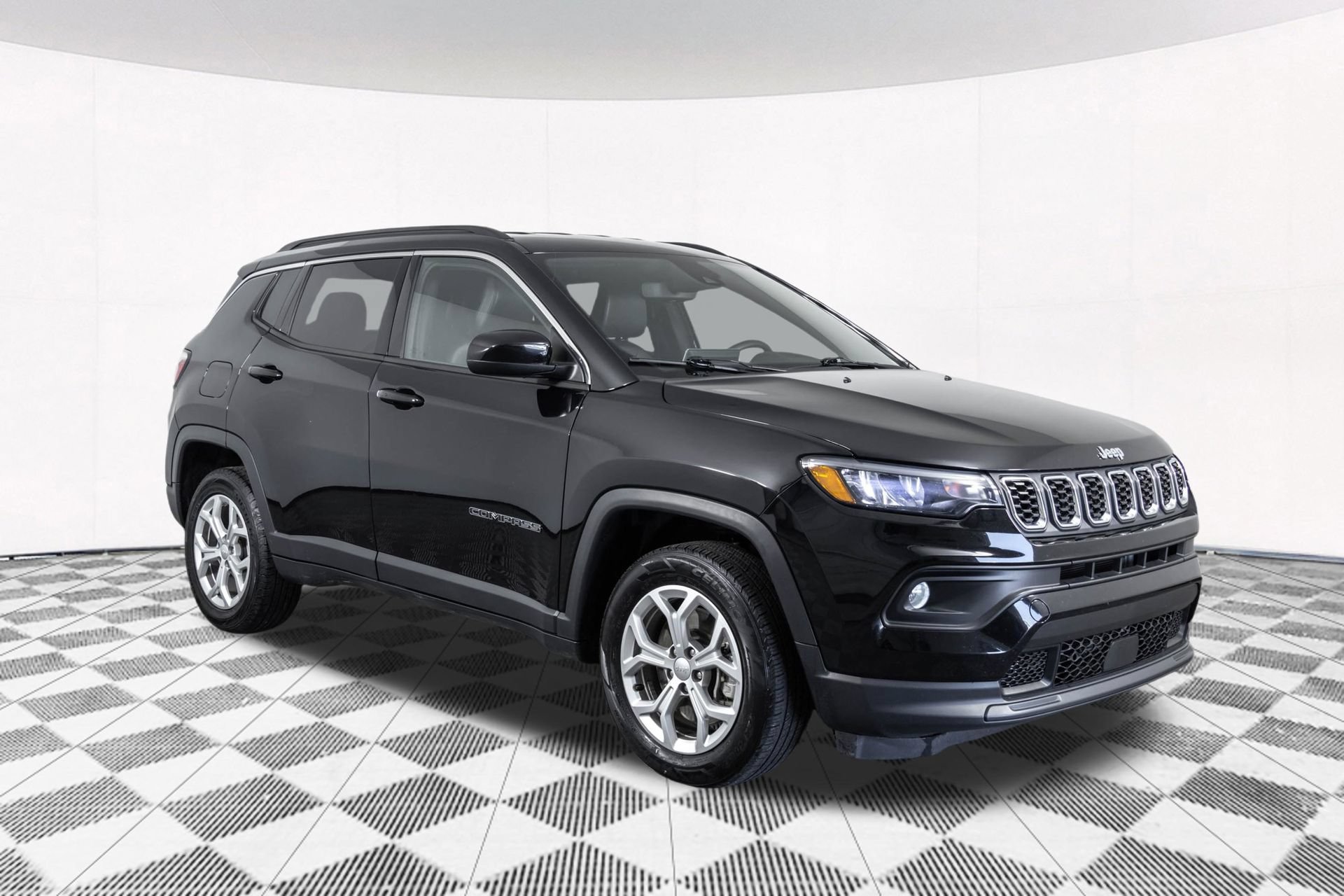 Used 2024 Jeep Compass Latitude AWD/4WD image 19