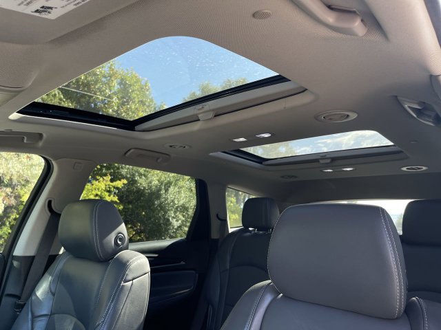 Used 2019 Buick Enclave Essence AWD/4WD image 19