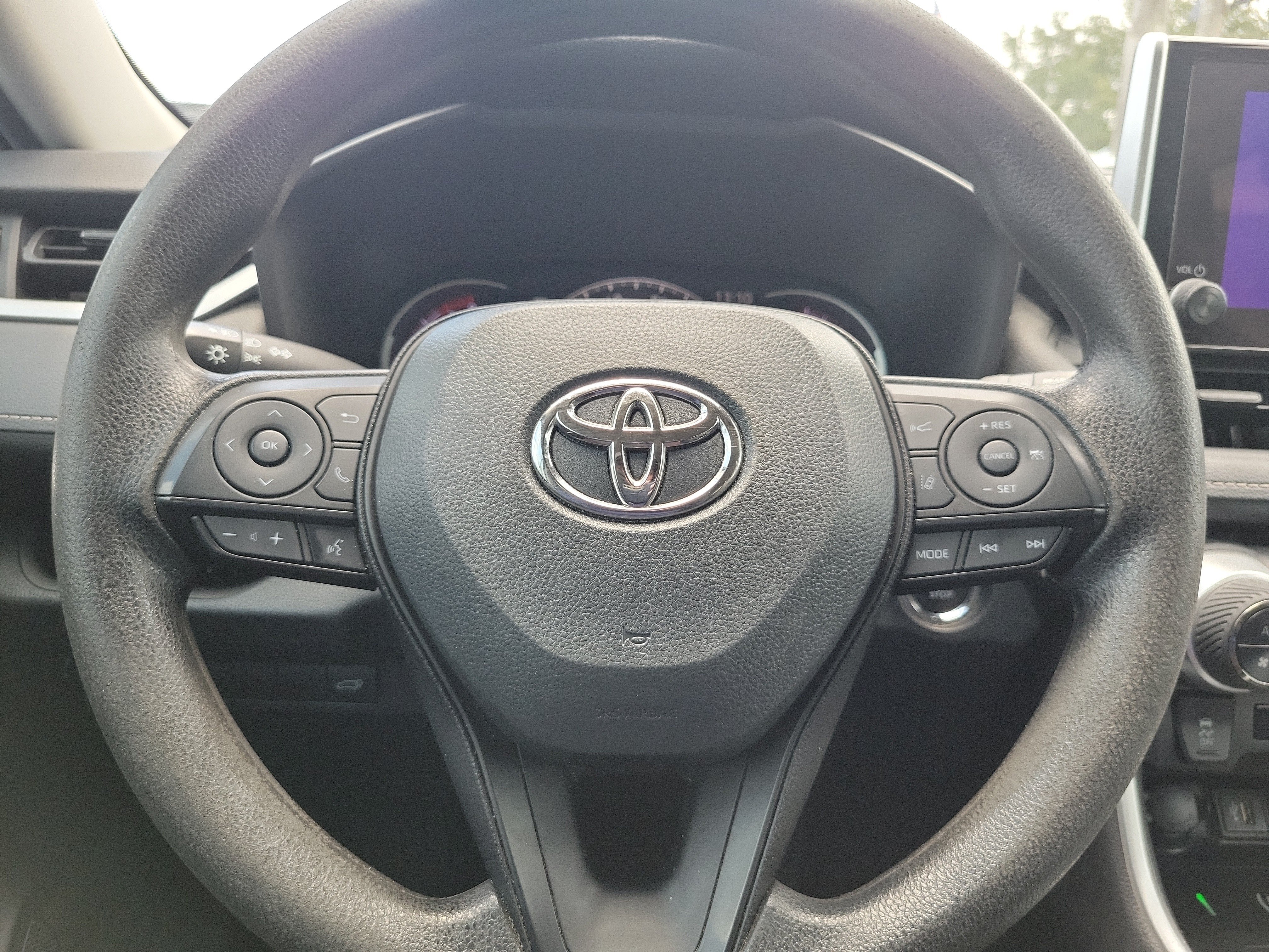Used 2023 Toyota RAV4 XLE w/ Convenience Package FWD image 23