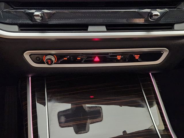 Used 2025 BMW X7 xDrive40i AWD/4WD image 19