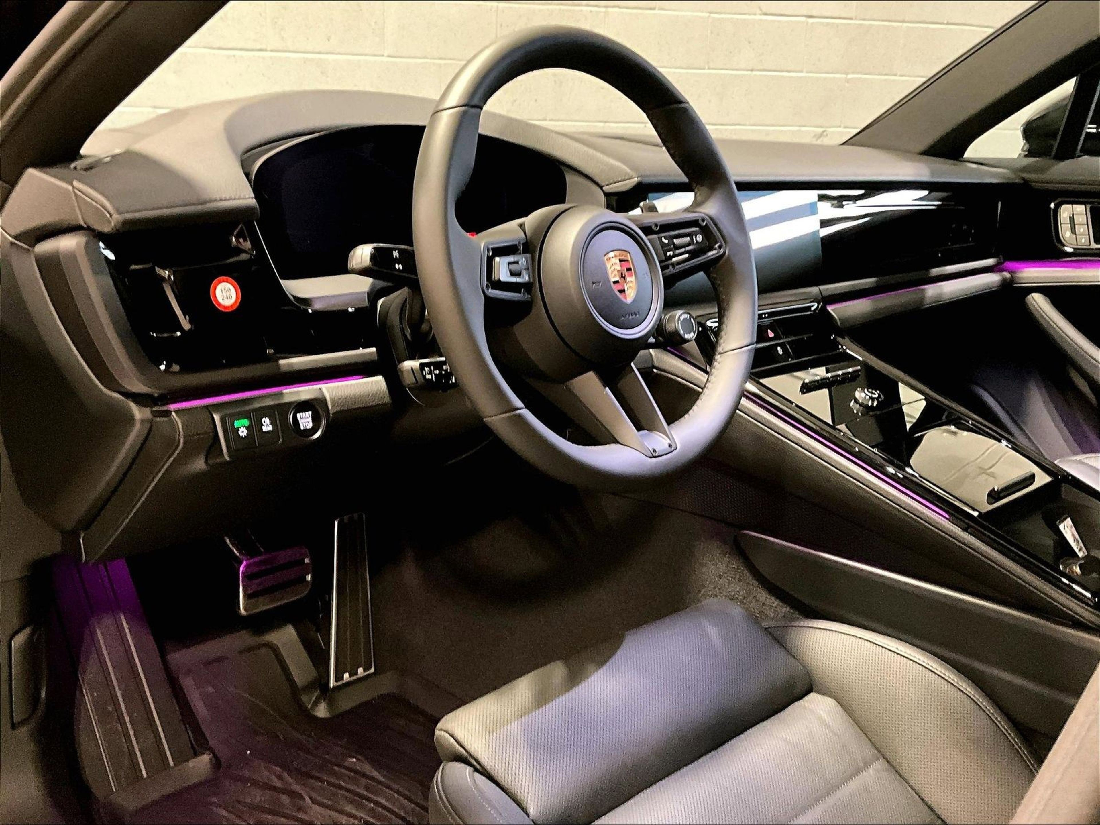 New 2026 Porsche Panamera 4 AWD/4WD image 4