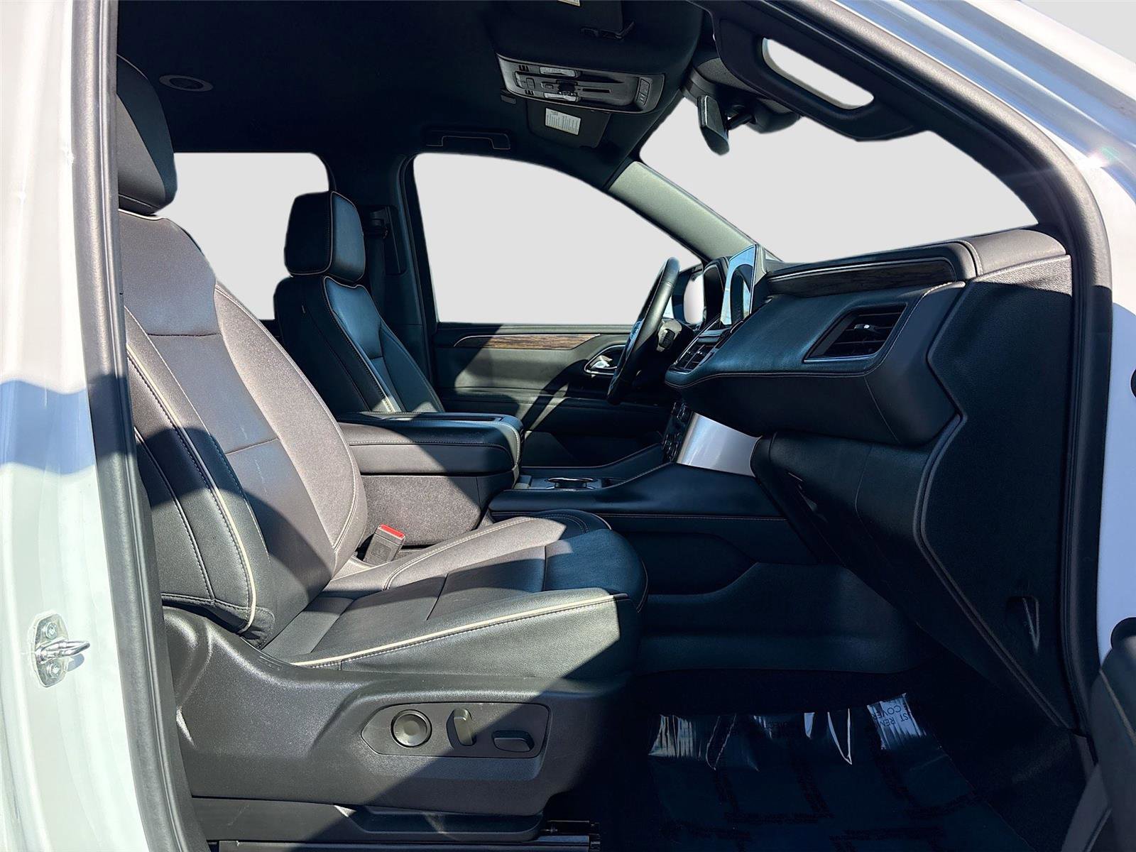 Used 2023 Chevrolet Suburban Premier image 33