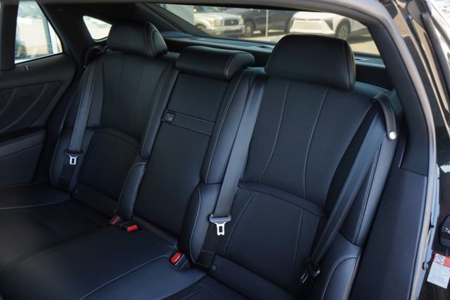 Used 2020 Lexus LS 500 w/ Accessory Package (Z2) RWD image 24