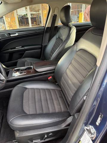 Used 2018 Ford Fusion SE w/ Equipment Group 201A image 8