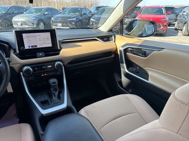 Used 2023 Toyota RAV4 LE image 25