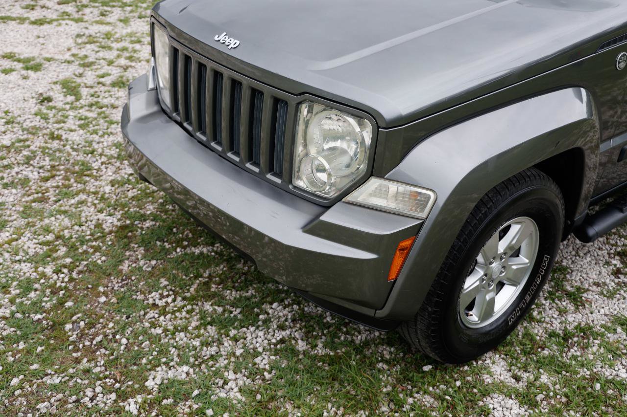 Used 2012 Jeep Liberty Sport w/ Popular Equipment Group AWD/4WD image 23