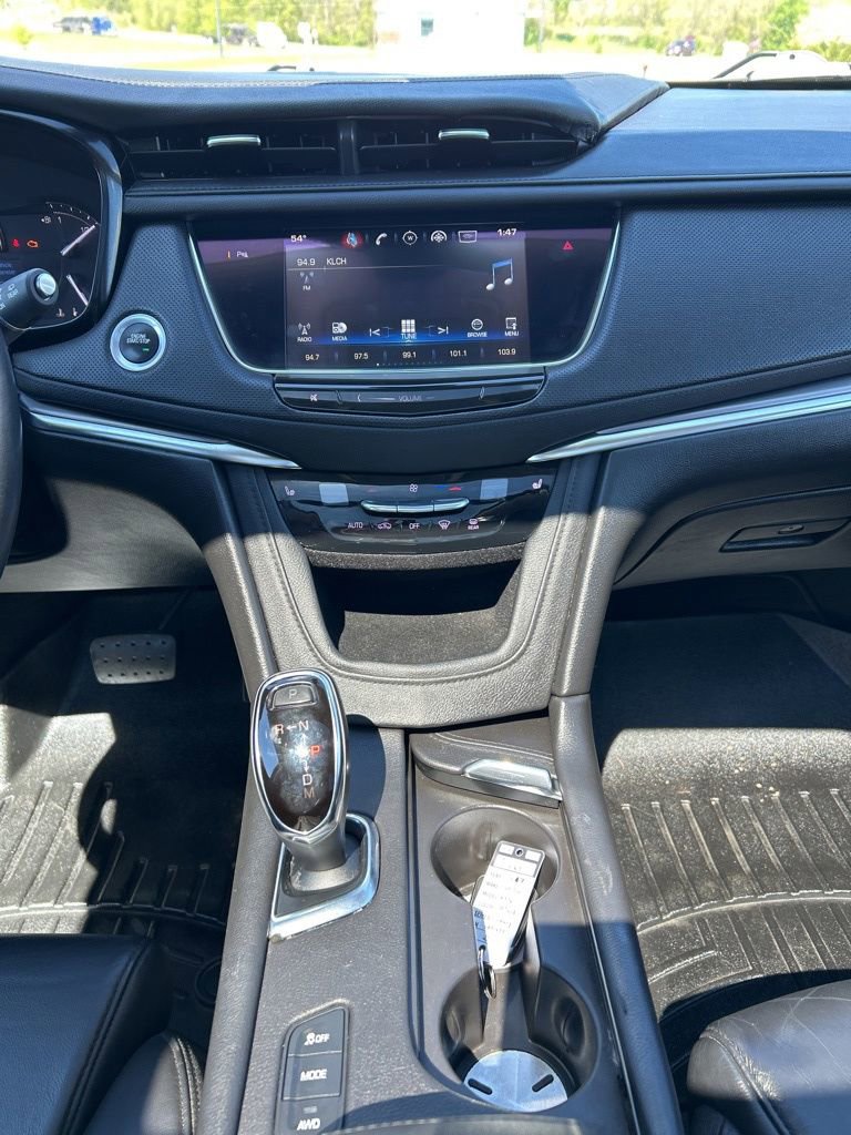 Used 2017 Cadillac XT5 Luxury w/ Driver Awareness Package AWD/4WD image 13