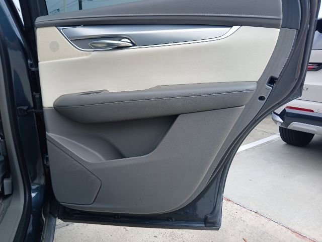 Used 2019 Cadillac XT5 Premium Luxury FWD image 9