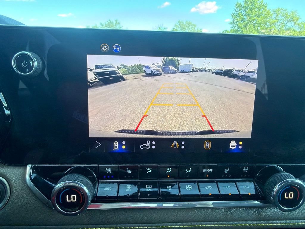 Certified 2025 Chevrolet Colorado ZR2 w/ Technology Package AWD/4WD image 16