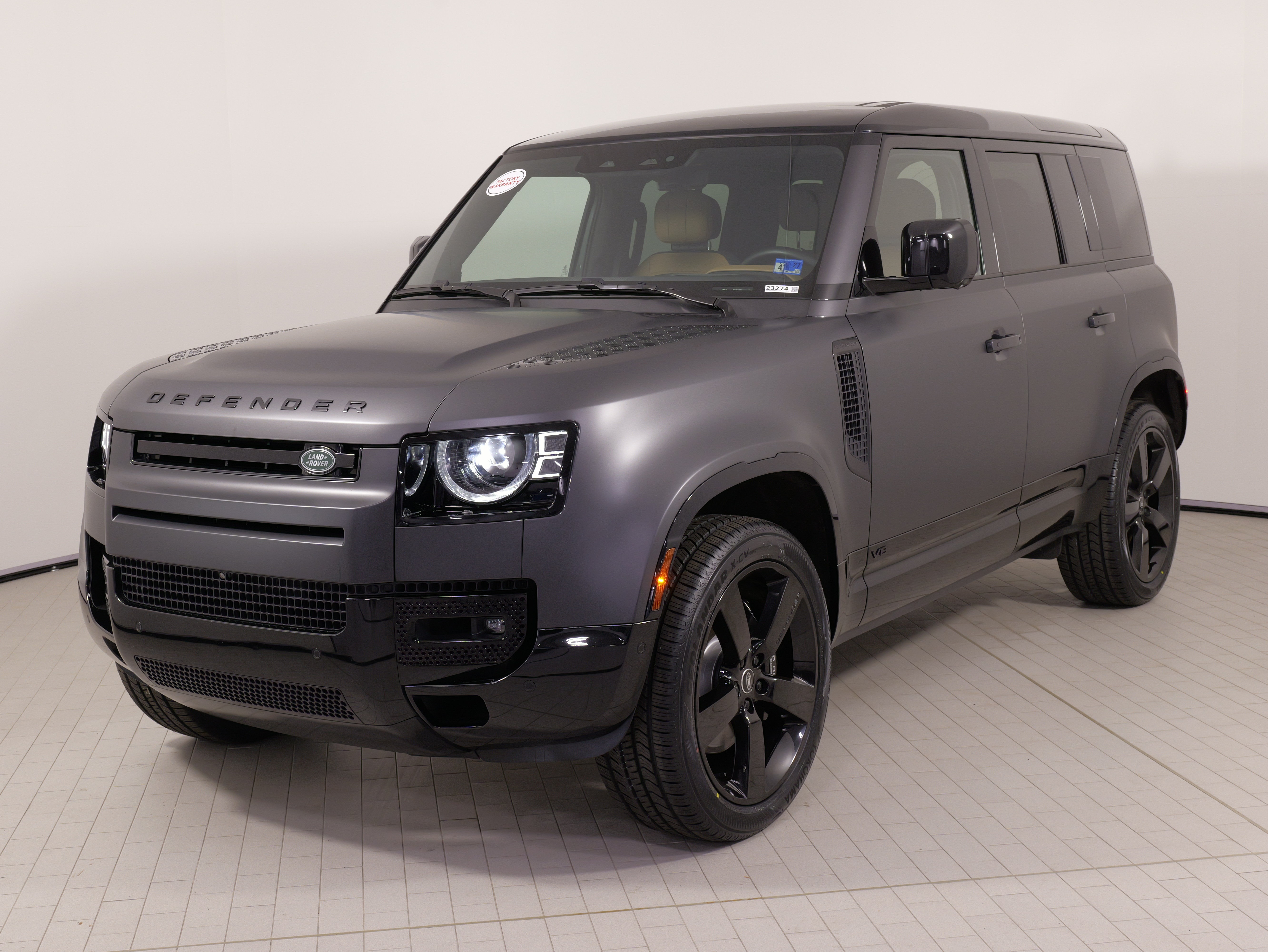 Used 2025 Land Rover Defender 110 V8 AWD/4WD image 3