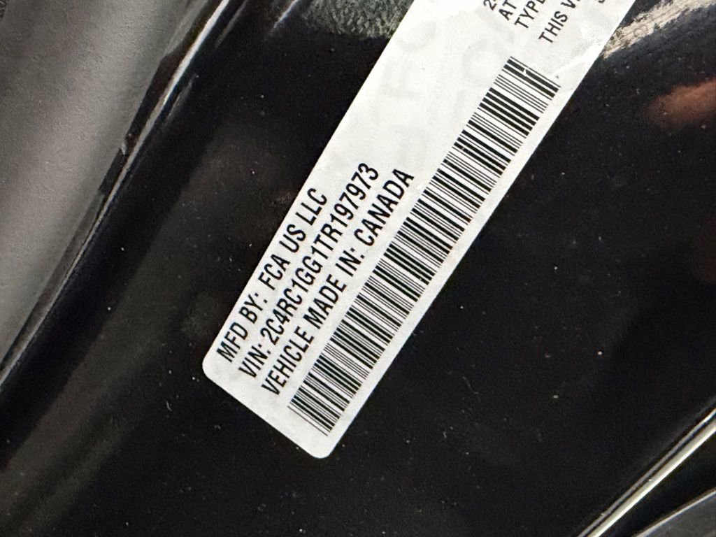 Certified 2026 Chrysler Pacifica Limited FWD image 32