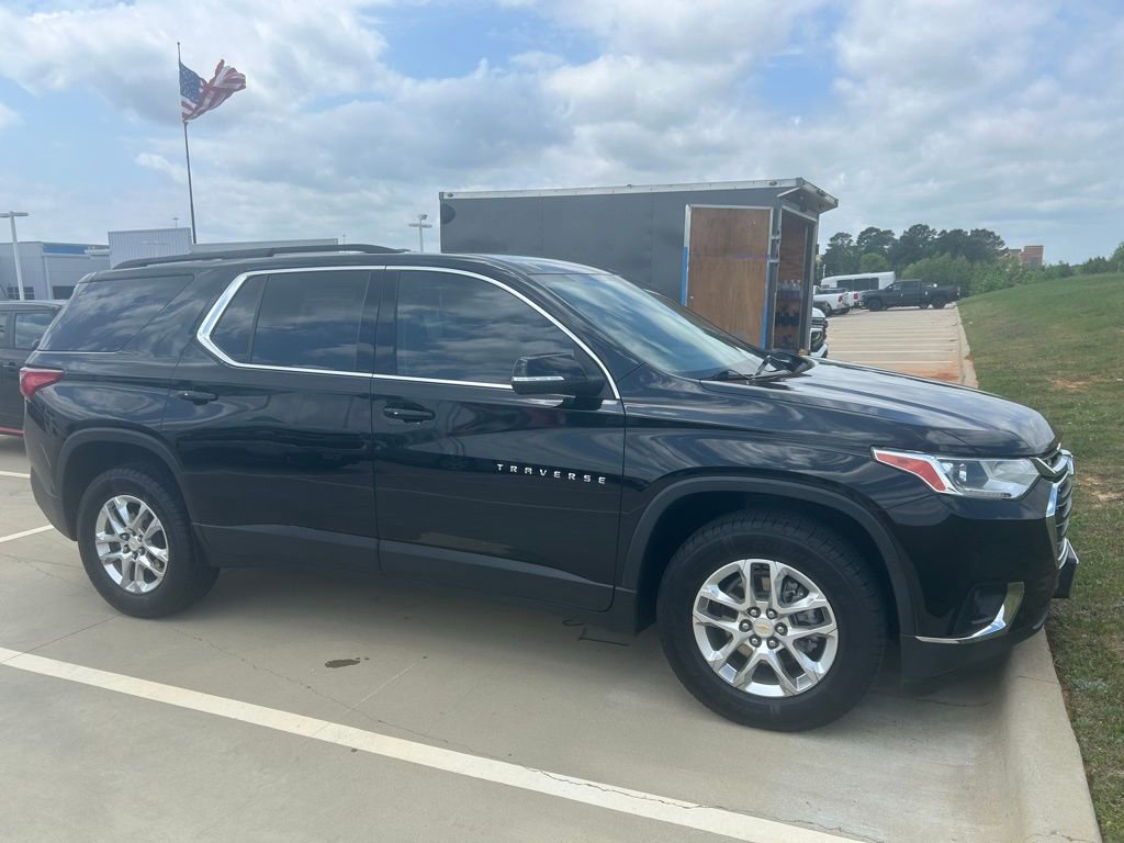 Used 2021 Chevrolet Traverse LT image 14