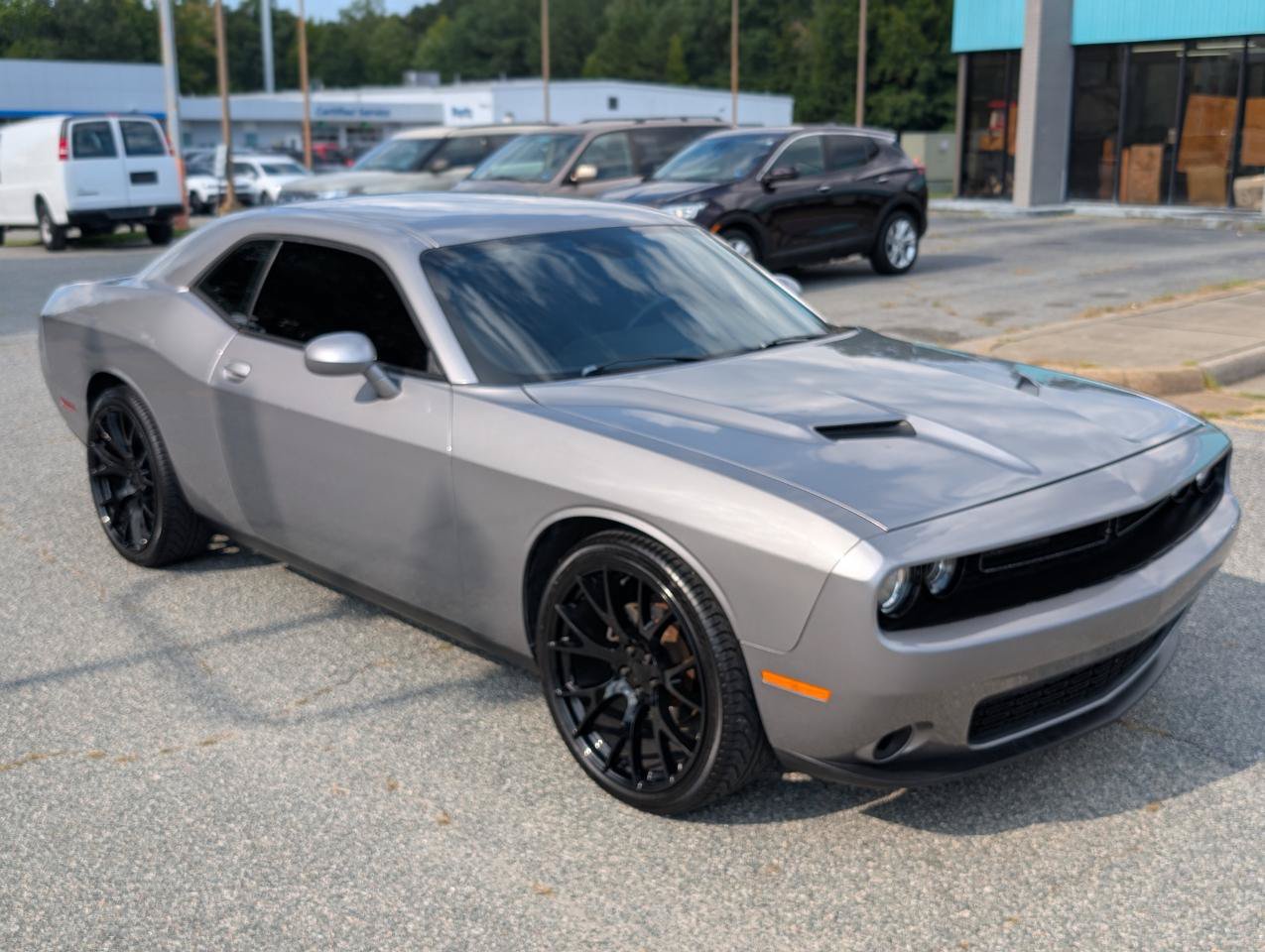 Used 2016 Dodge Challenger SXT RWD image 11
