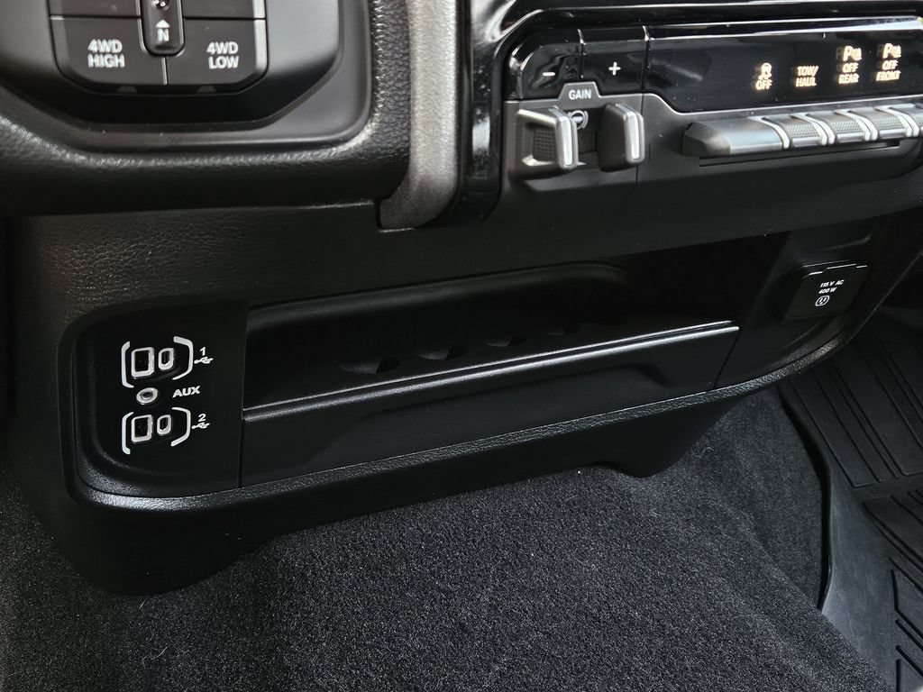 Used 2026 RAM 3500 Tradesman AWD/4WD image 17