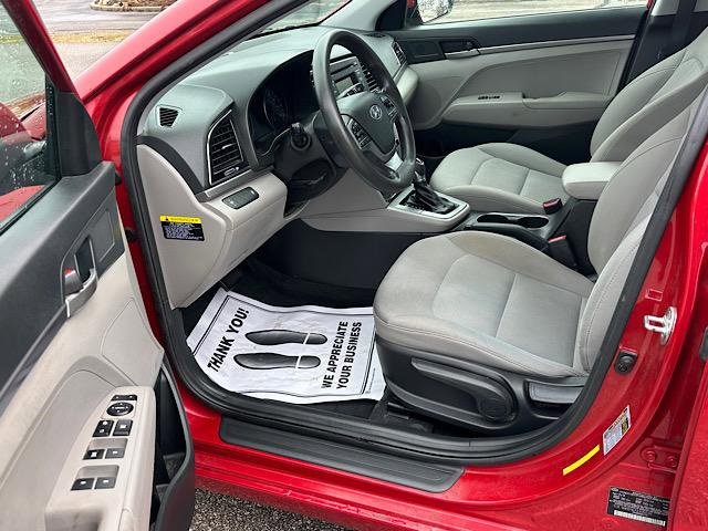 Used 2018 Hyundai Elantra SE image 12
