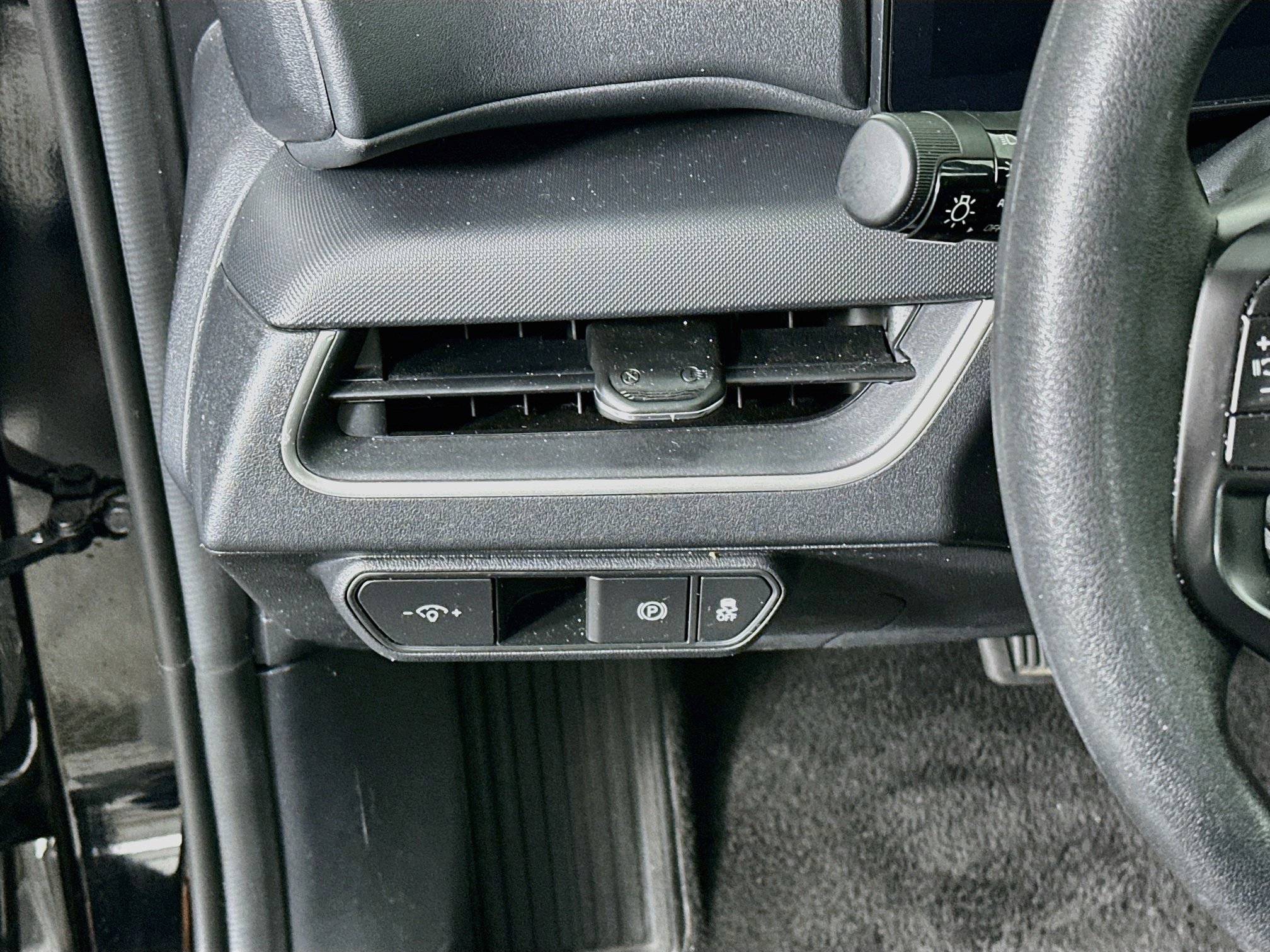 Used 2025 Kia K4 FWD image 17