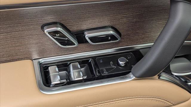 New 2026 Land Rover Range Rover SE image 11