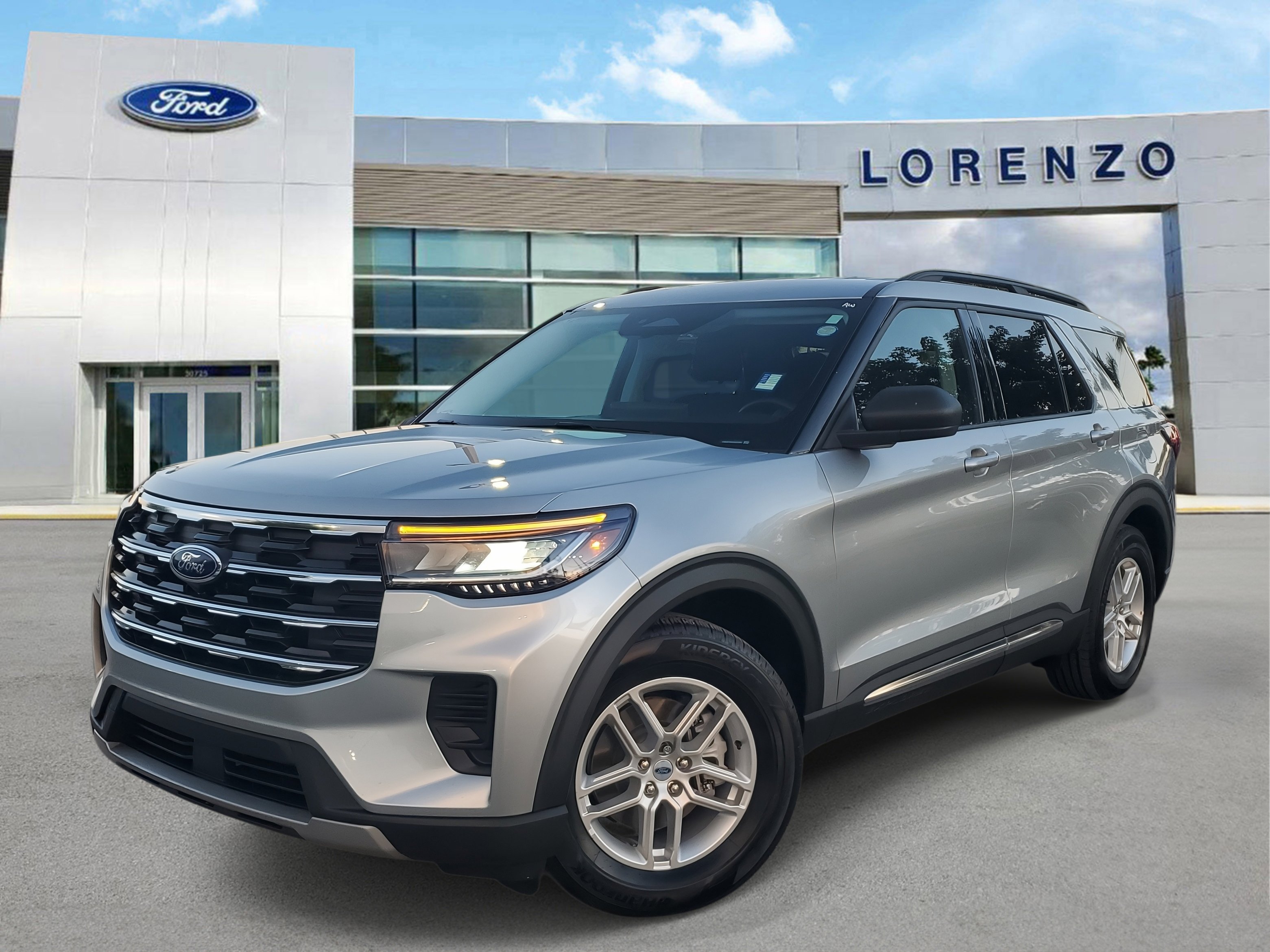 Used 2025 Ford Explorer Active image 1